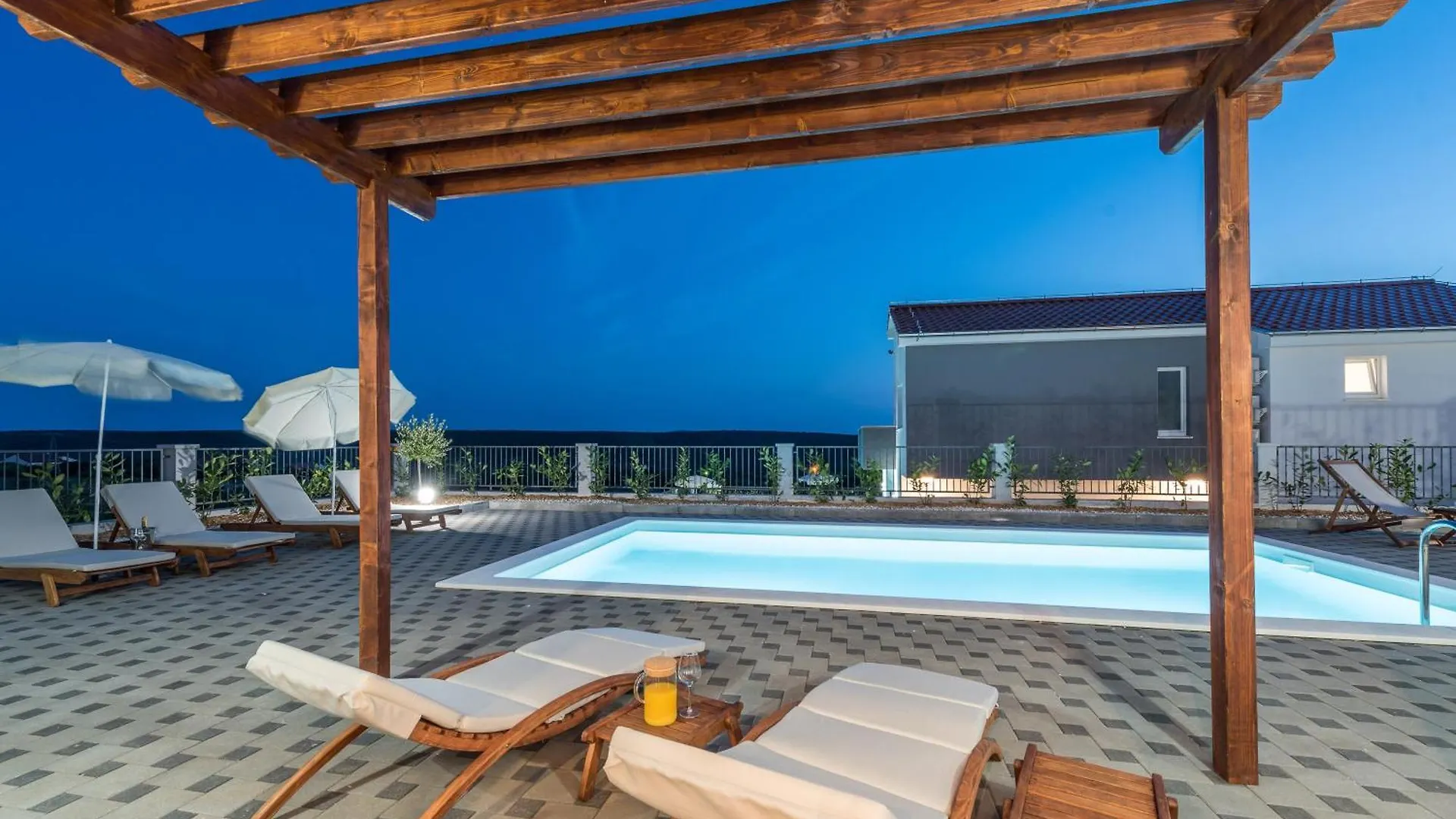 Dalmacija V Villa Sukosan